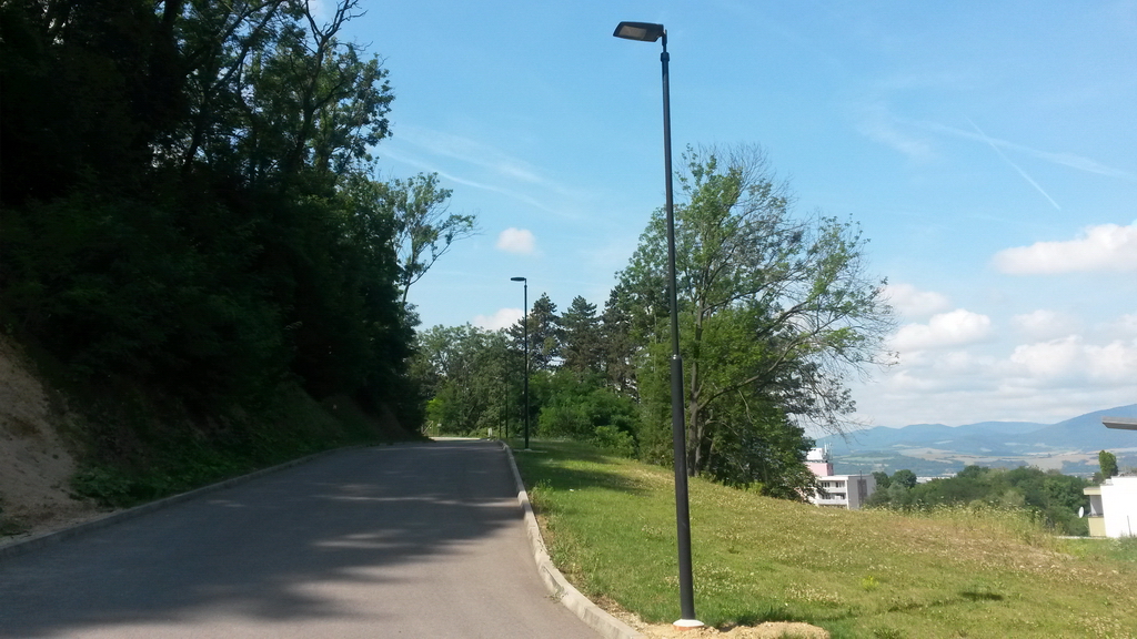 LED verejne poulicne osvetlenie cesty Trencin