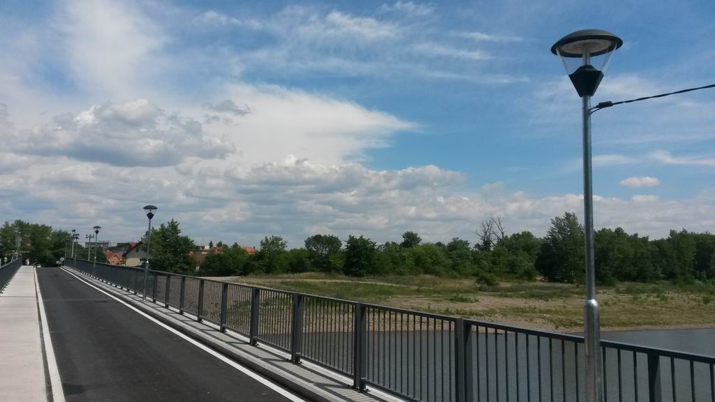 Osvetlenie mostu medzi Novym a Starym Tekovom