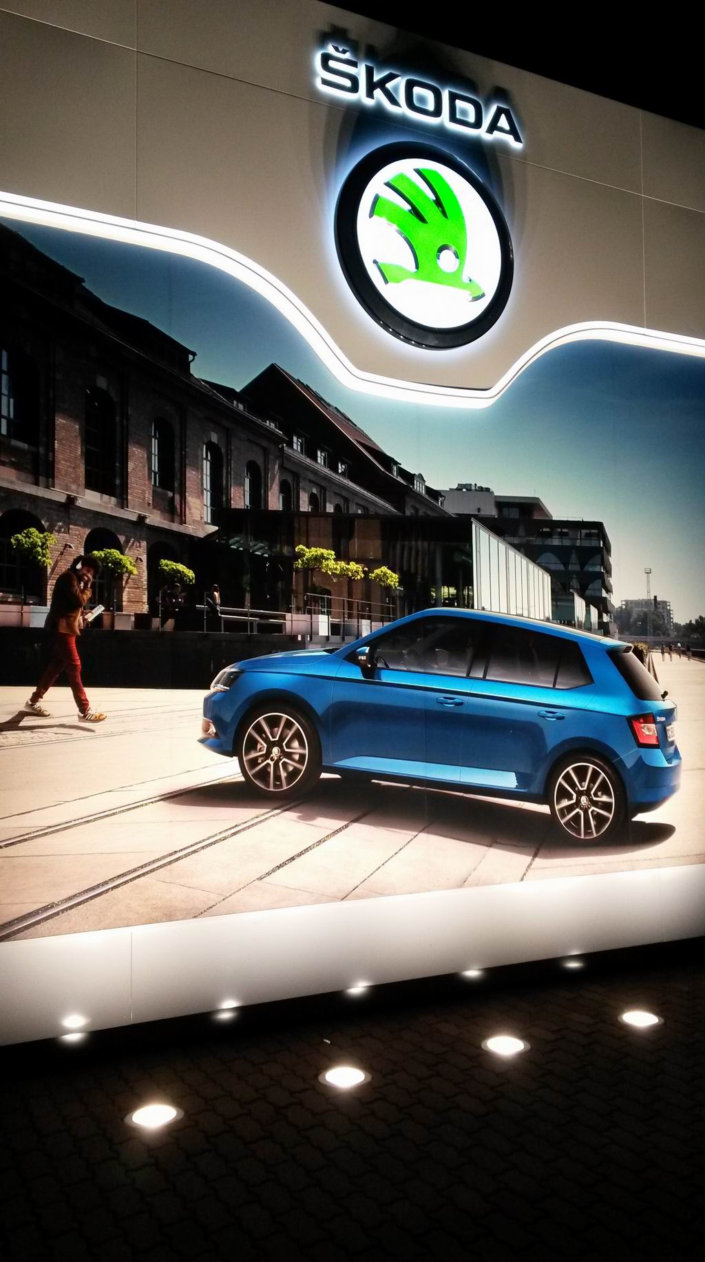 Osvetlenie reklamnej plochy zemnym svietidlom SKODA GALIMEX ZILINA