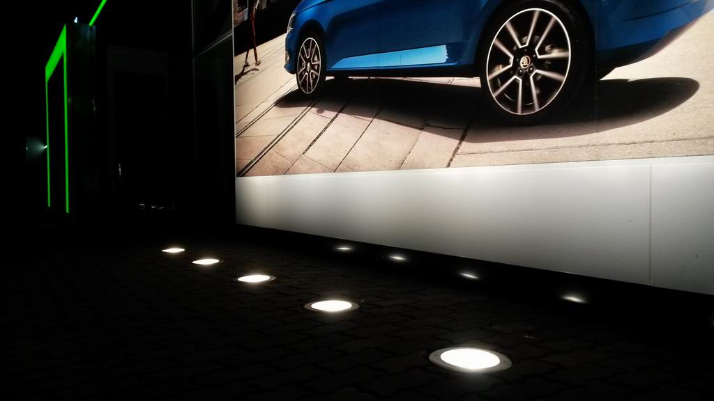 Osvetlenie reklamnej plochy zemnym svietidlom SKODA GALIMEX ZILINA