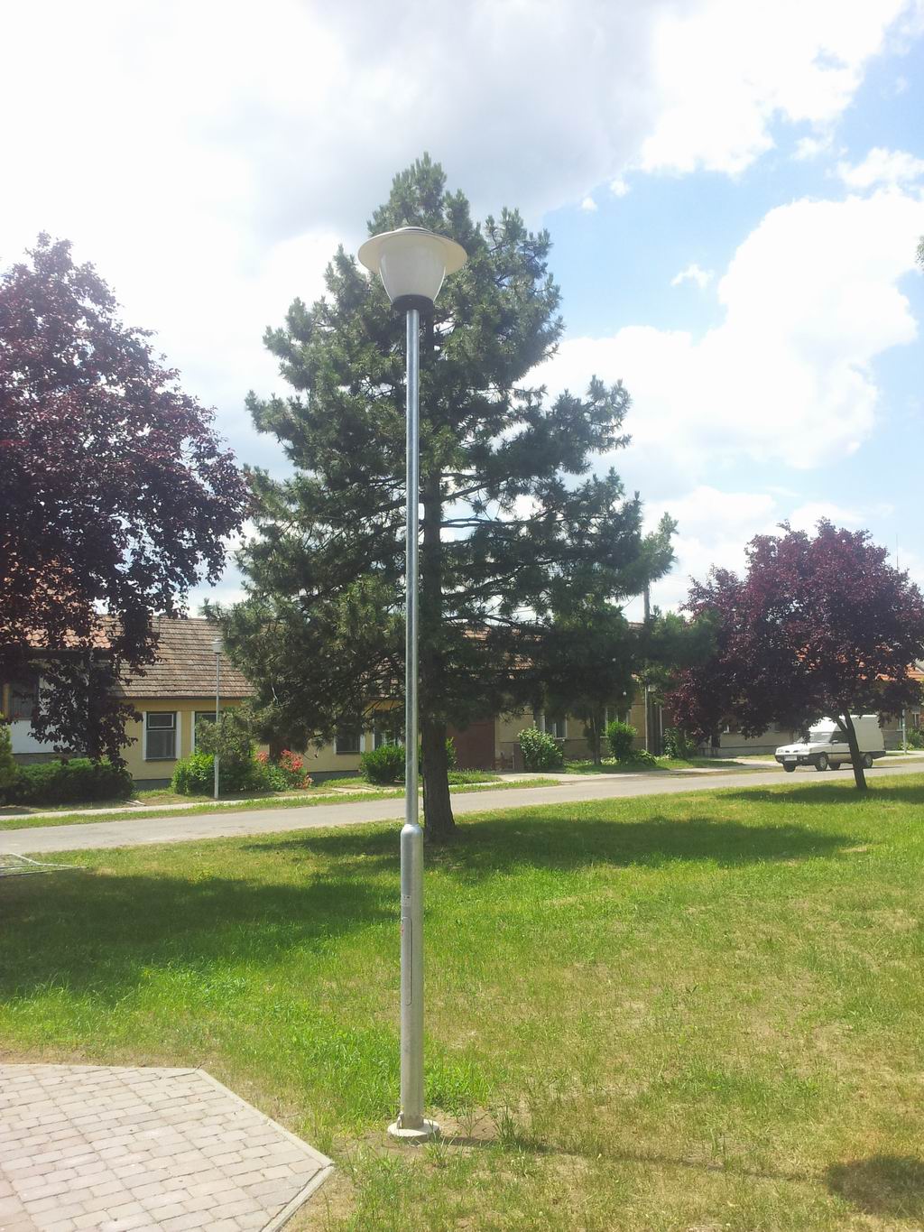 poulicne svietidla - osvetlenie ulice a parku - Stefanova (Trnava)