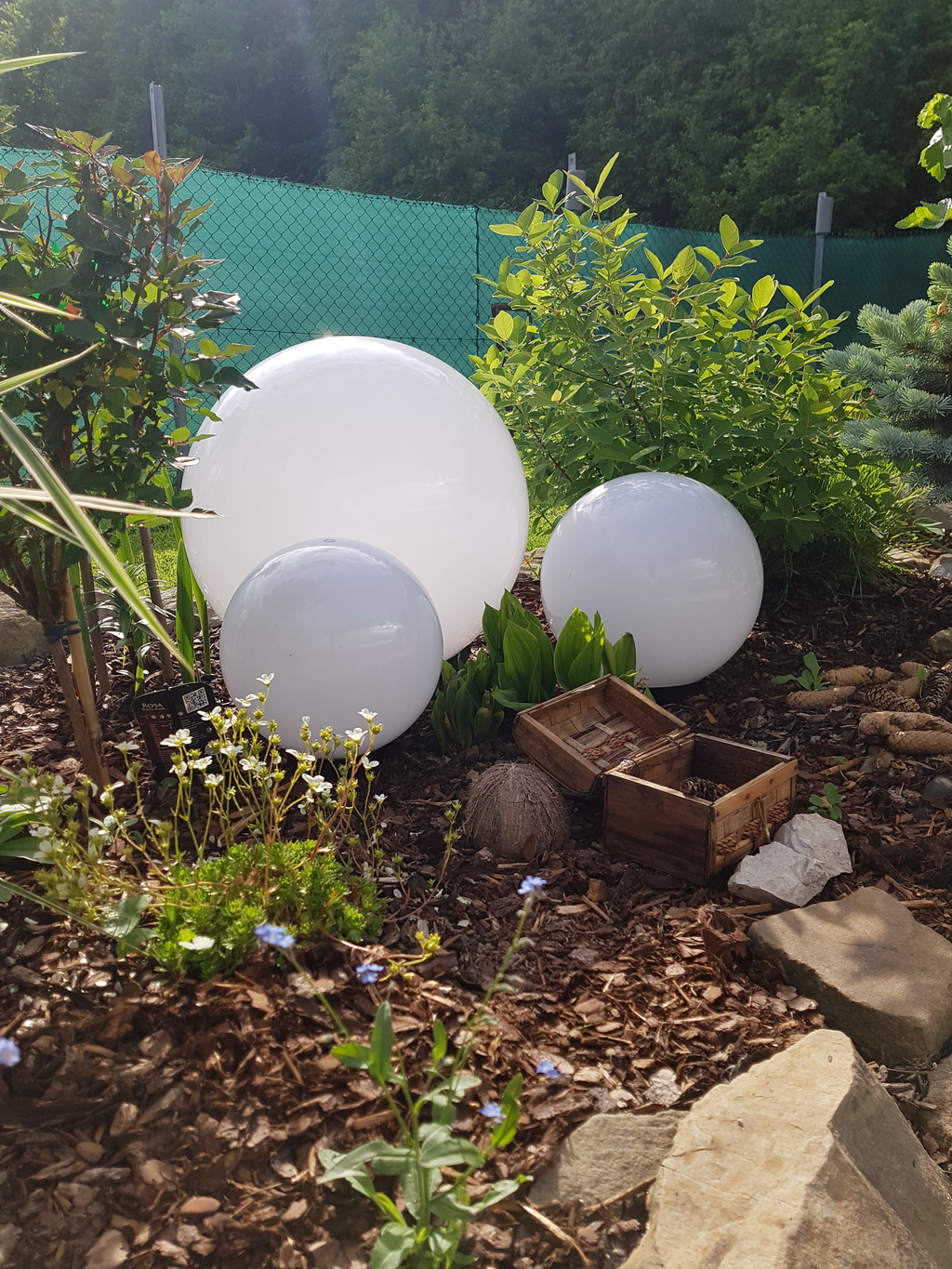 Zahradne svietidla Gu�a Globus PMMA plast